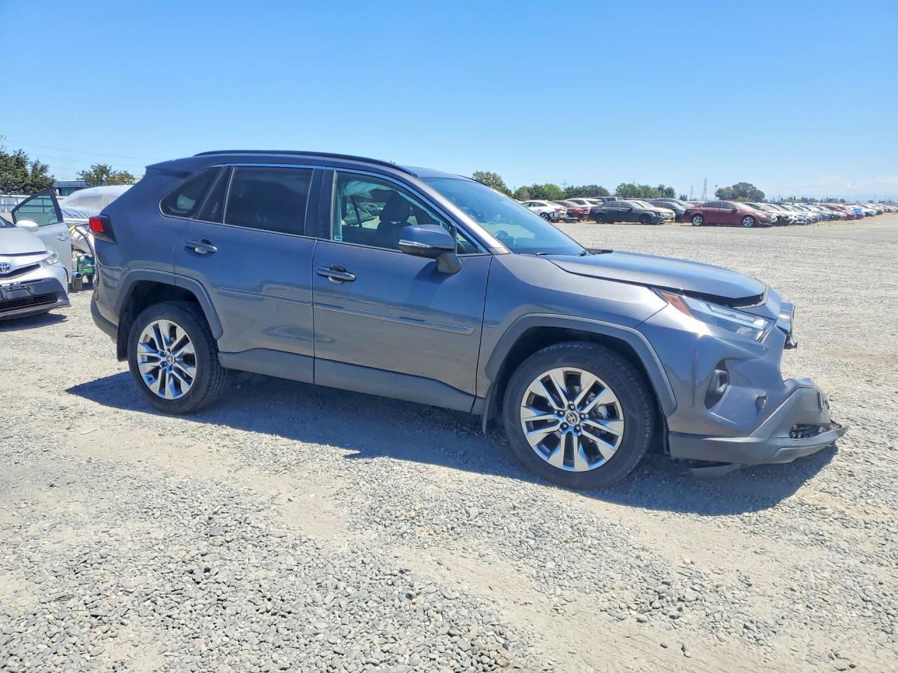 2022 TOYOTA RAV4 XLE PREMIUM — снимка 4