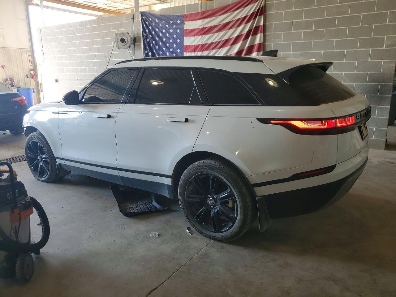 2019 LAND ROVER RANGE ROVER VELAR S — снимка 2