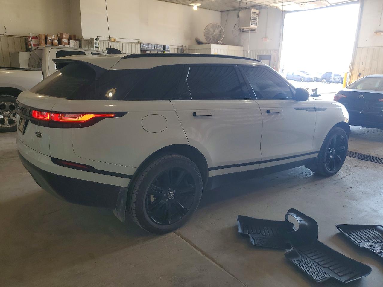 2019 LAND ROVER RANGE ROVER VELAR S — снимка 3