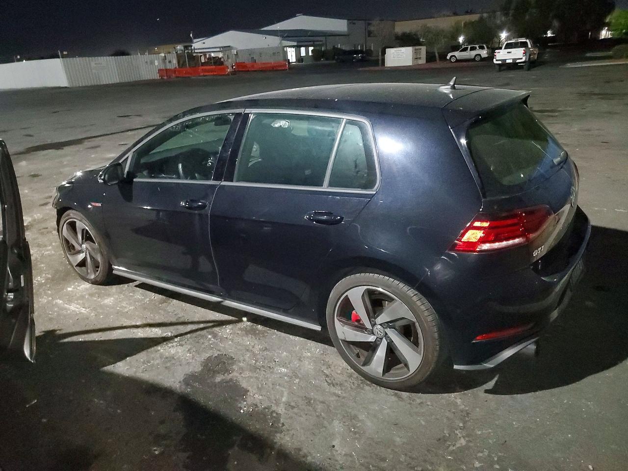 2018 VOLKSWAGEN GTI S/SE — снимка 2