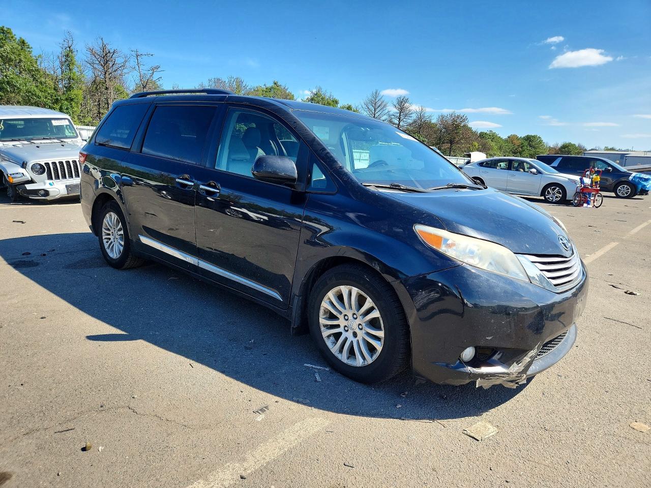 2017 TOYOTA SIENNA XLE 8-PASSENGER — снимка 4