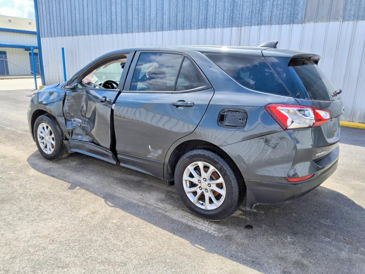 2020 CHEVROLET EQUINOX LS — снимка 2