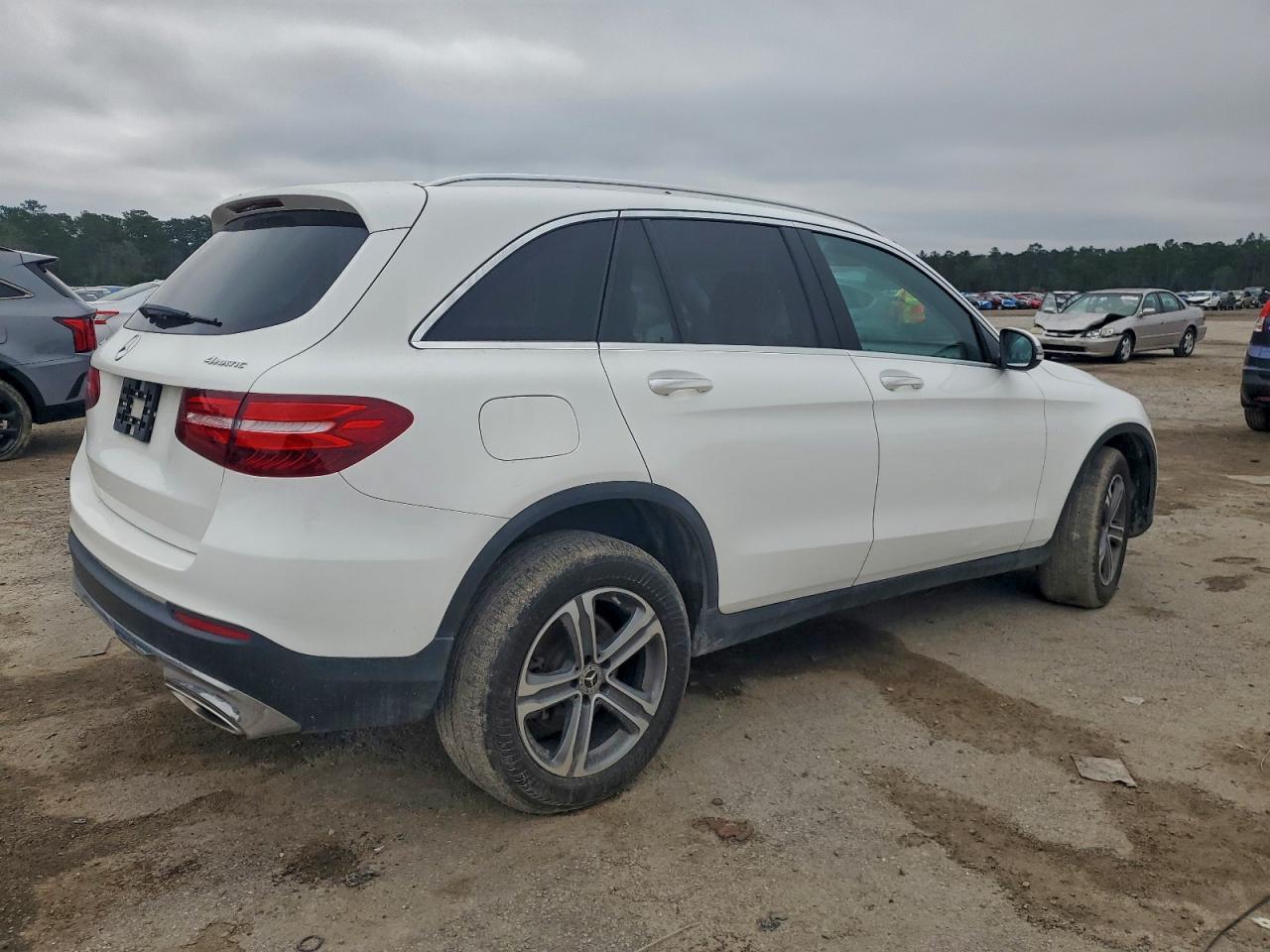 2019 MERCEDES-BENZ GLC 300 4MATIC — снимка 3