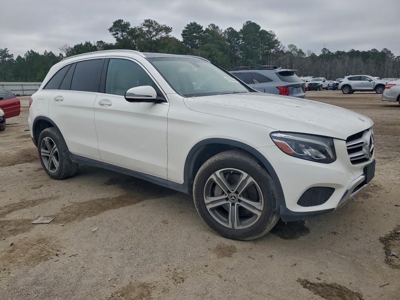 2019 MERCEDES-BENZ GLC 300 4MATIC — снимка 4
