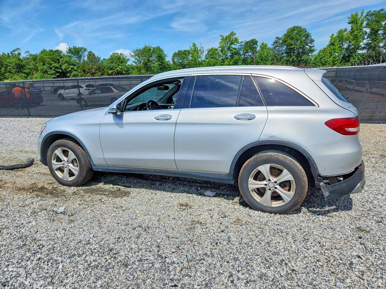 2017 MERCEDES-BENZ GLC 300 4MATIC — снимка 2