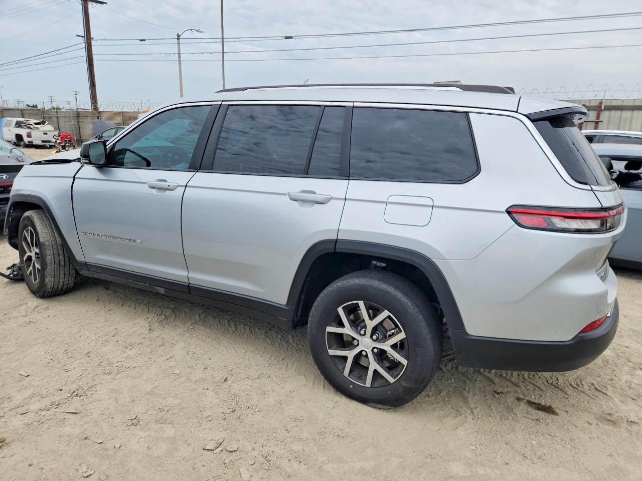 2024 JEEP GRAND CHEROKEE L LIMITED — снимка 2