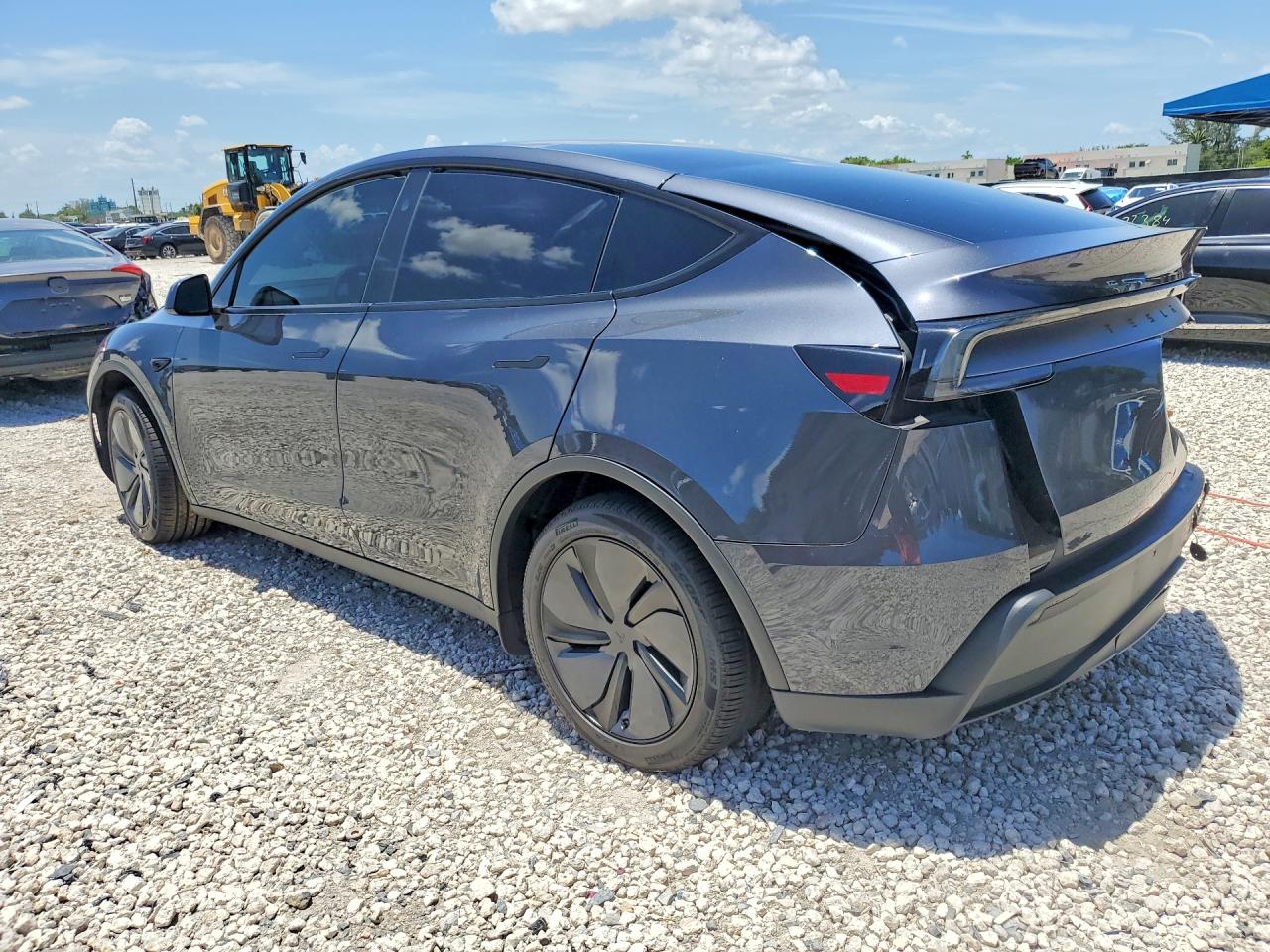 2026 TESLA MODEL Y — снимка 2