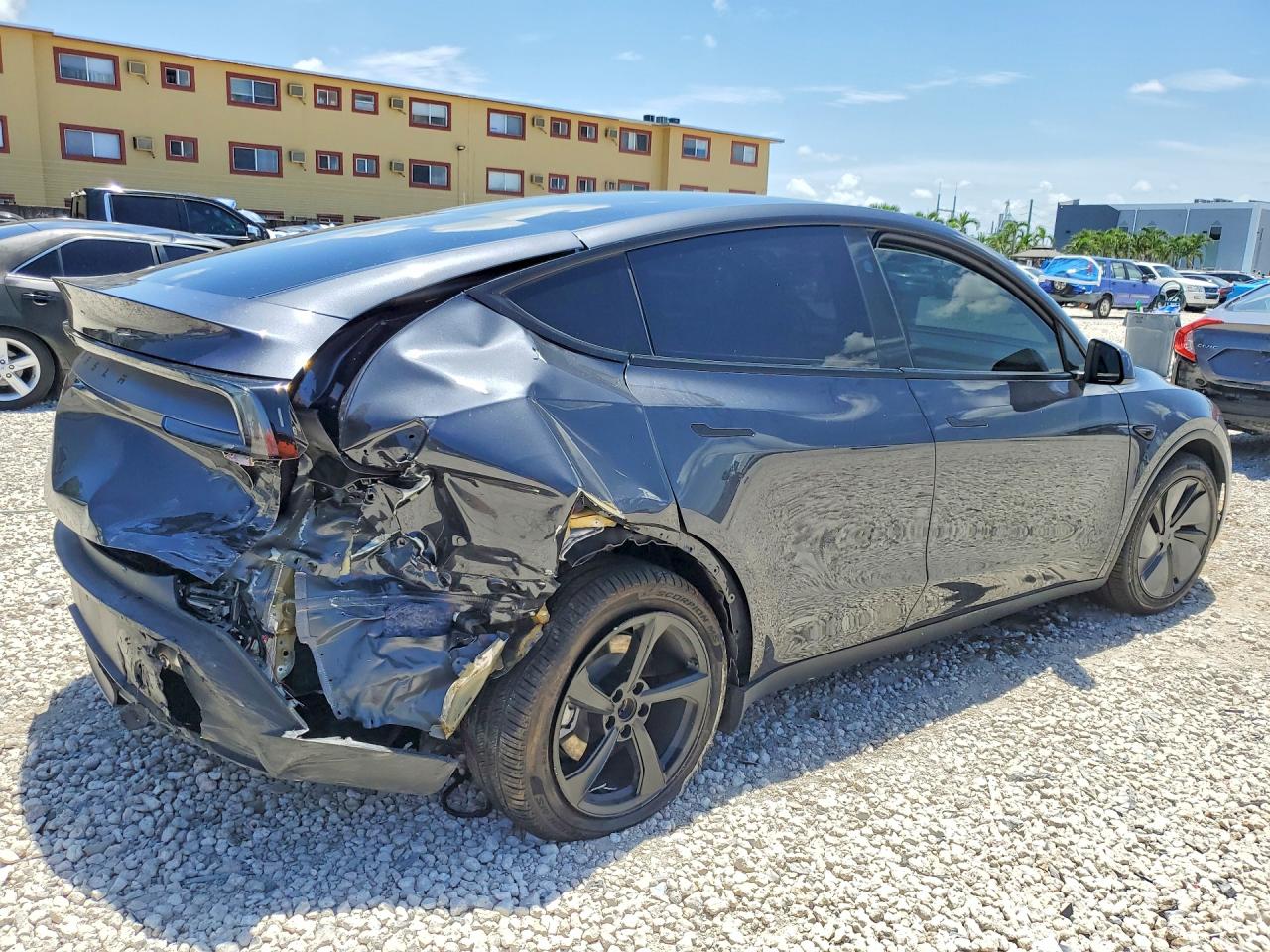 2026 TESLA MODEL Y — снимка 3
