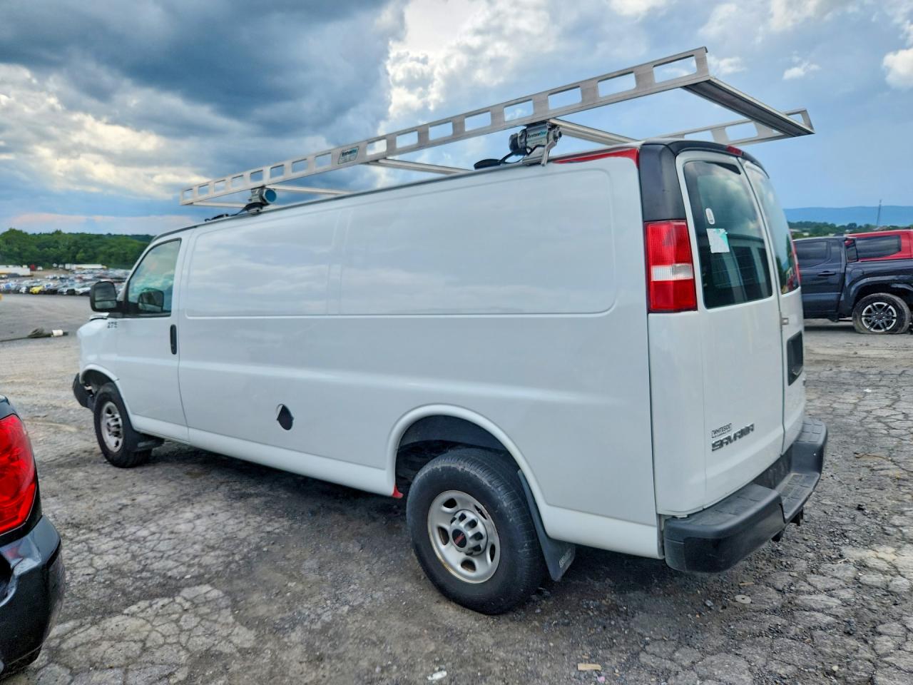 2020 GMC SAVANA G2500 — снимка 2