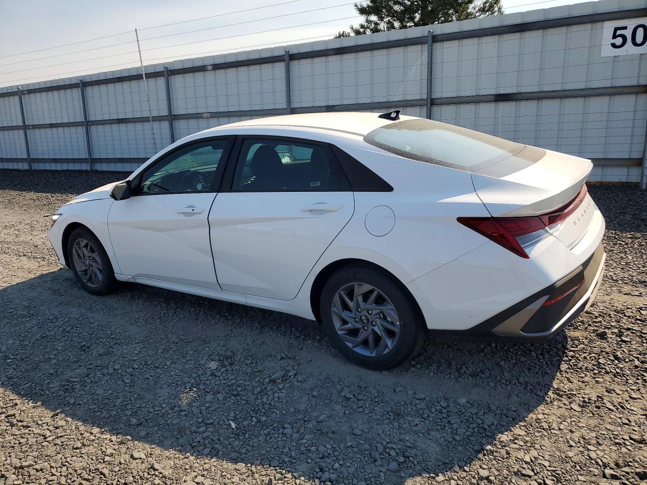 2026 HYUNDAI ELANTRA HYBRID BLUE — снимка 2