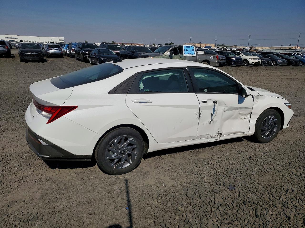 2026 HYUNDAI ELANTRA HYBRID BLUE — снимка 3