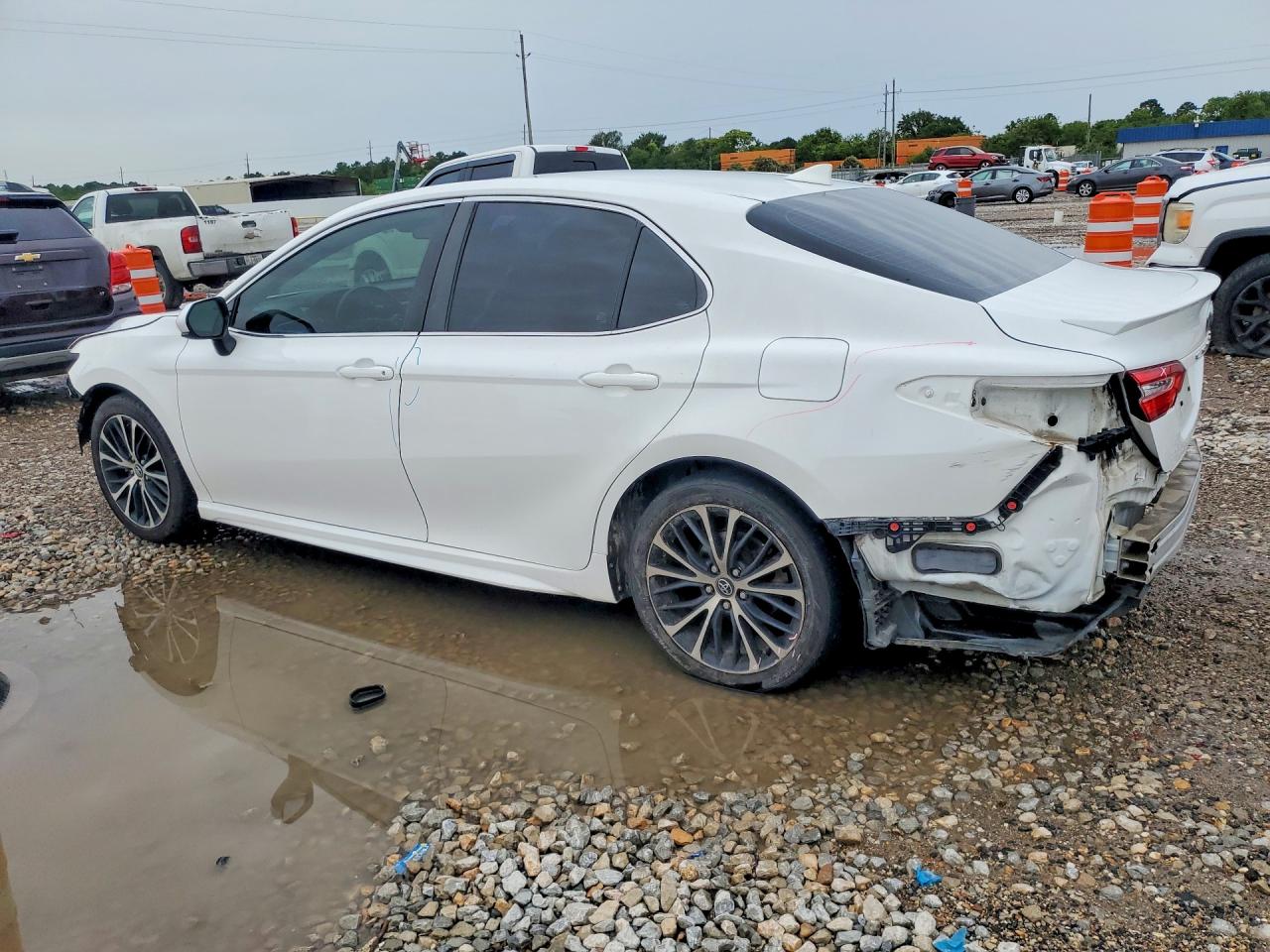 2020 TOYOTA CAMRY SE — снимка 2