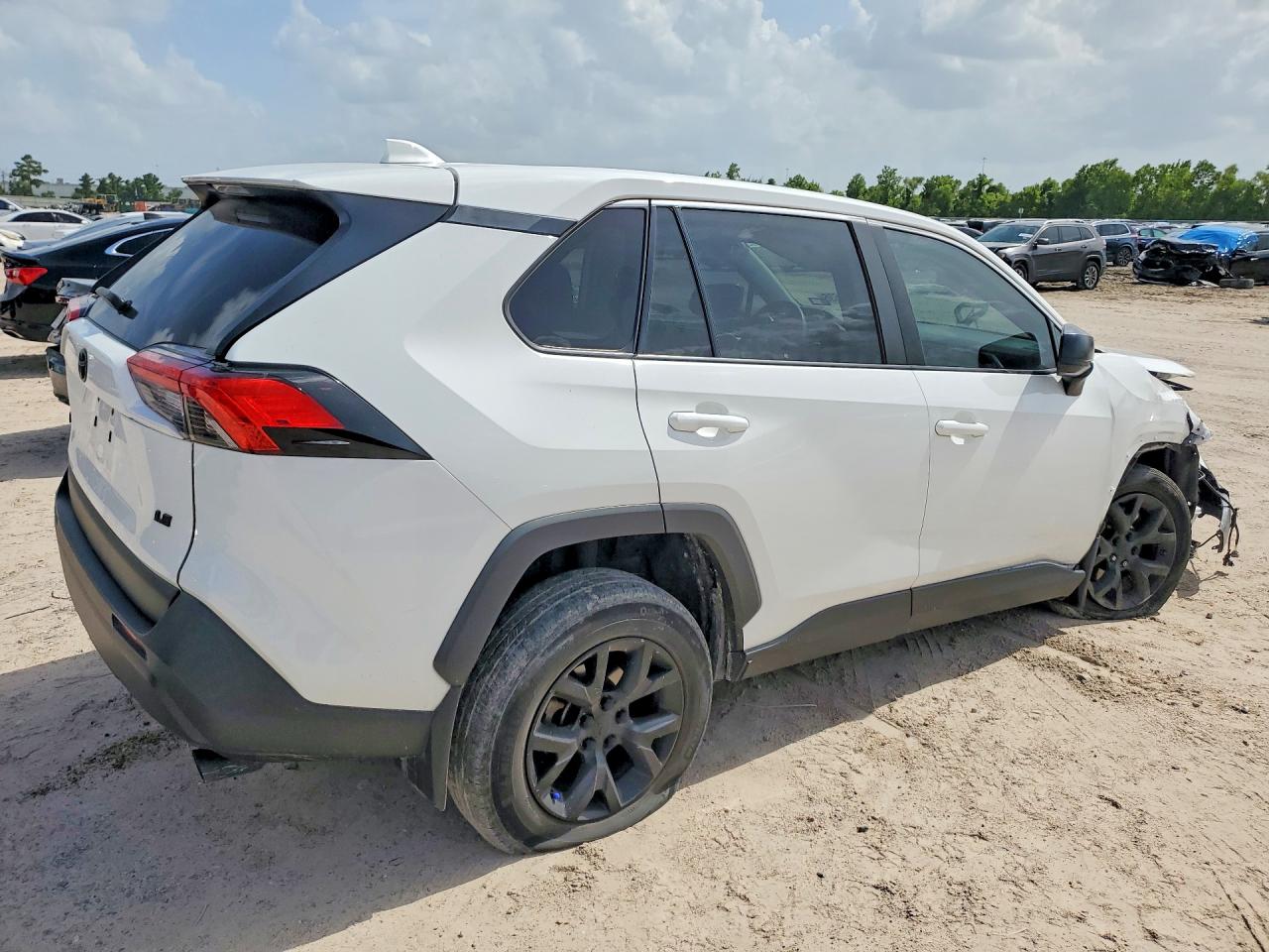 2022 TOYOTA RAV4 LE — снимка 3