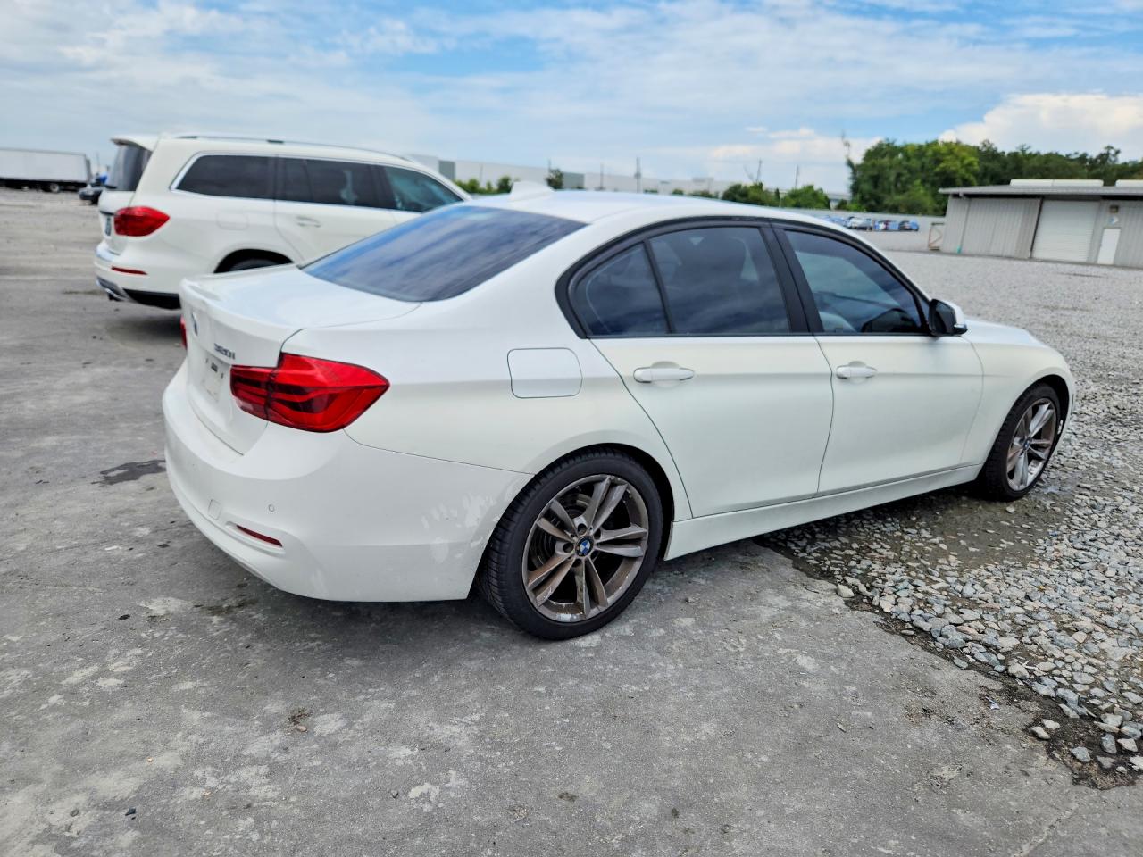 2016 BMW 320 I — снимка 3