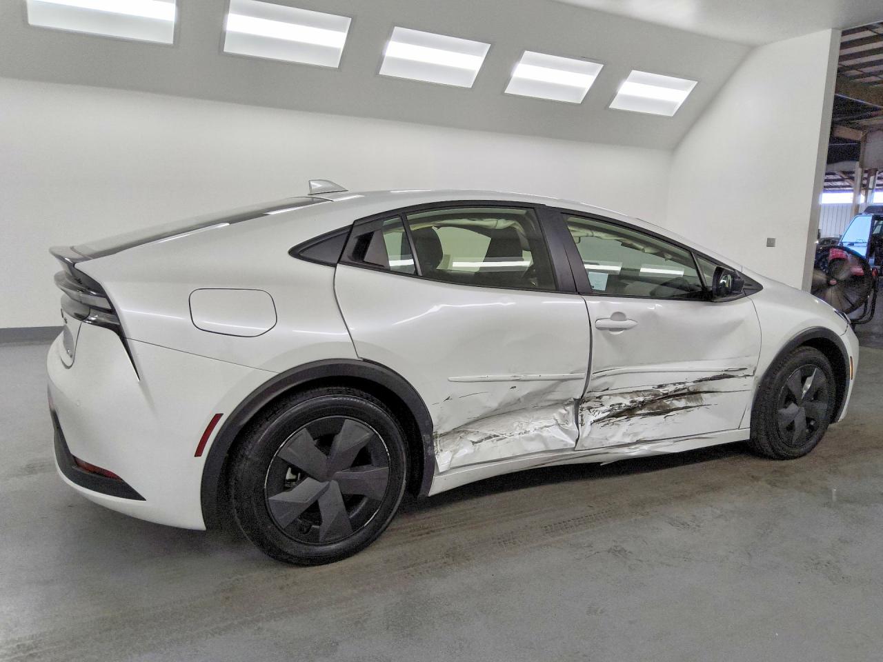2025 TOYOTA PRIUS PLUG-IN HYBRID SE — снимка 3