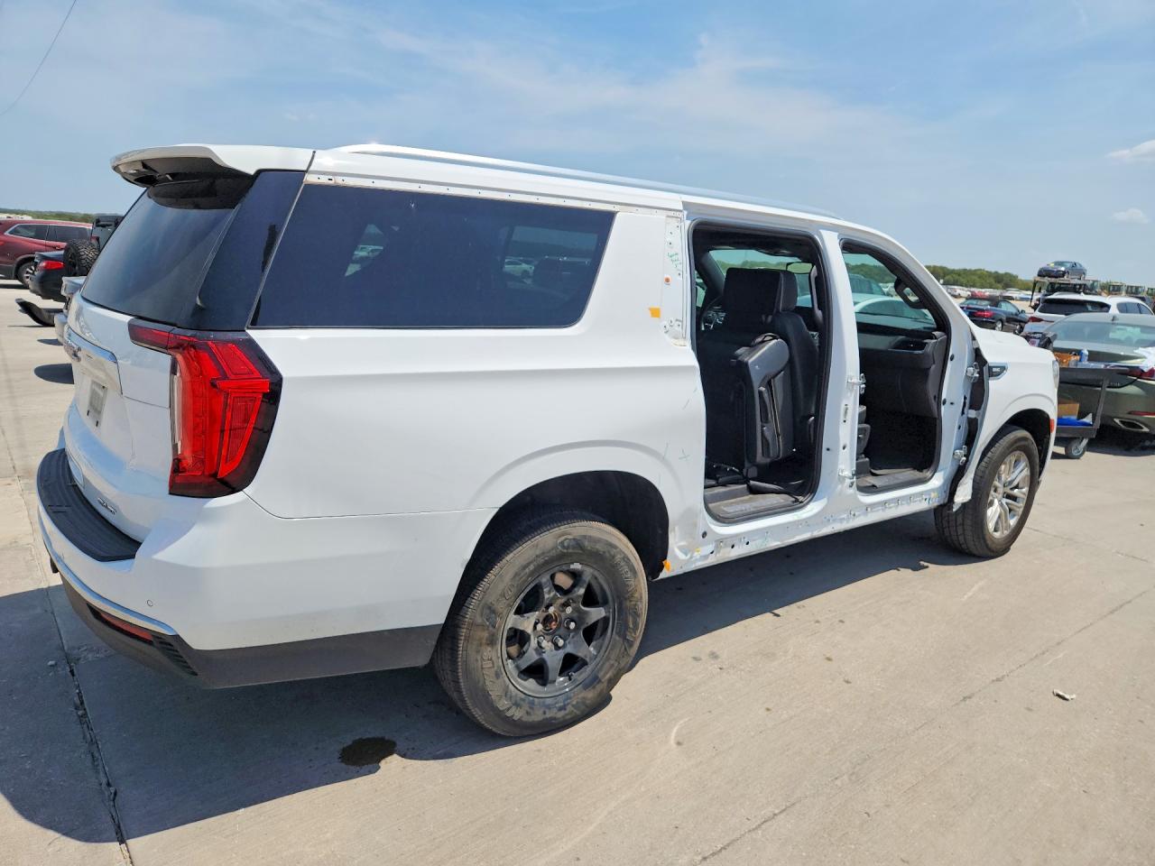 2021 GMC YUKON XL C1500 SLT — снимка 3