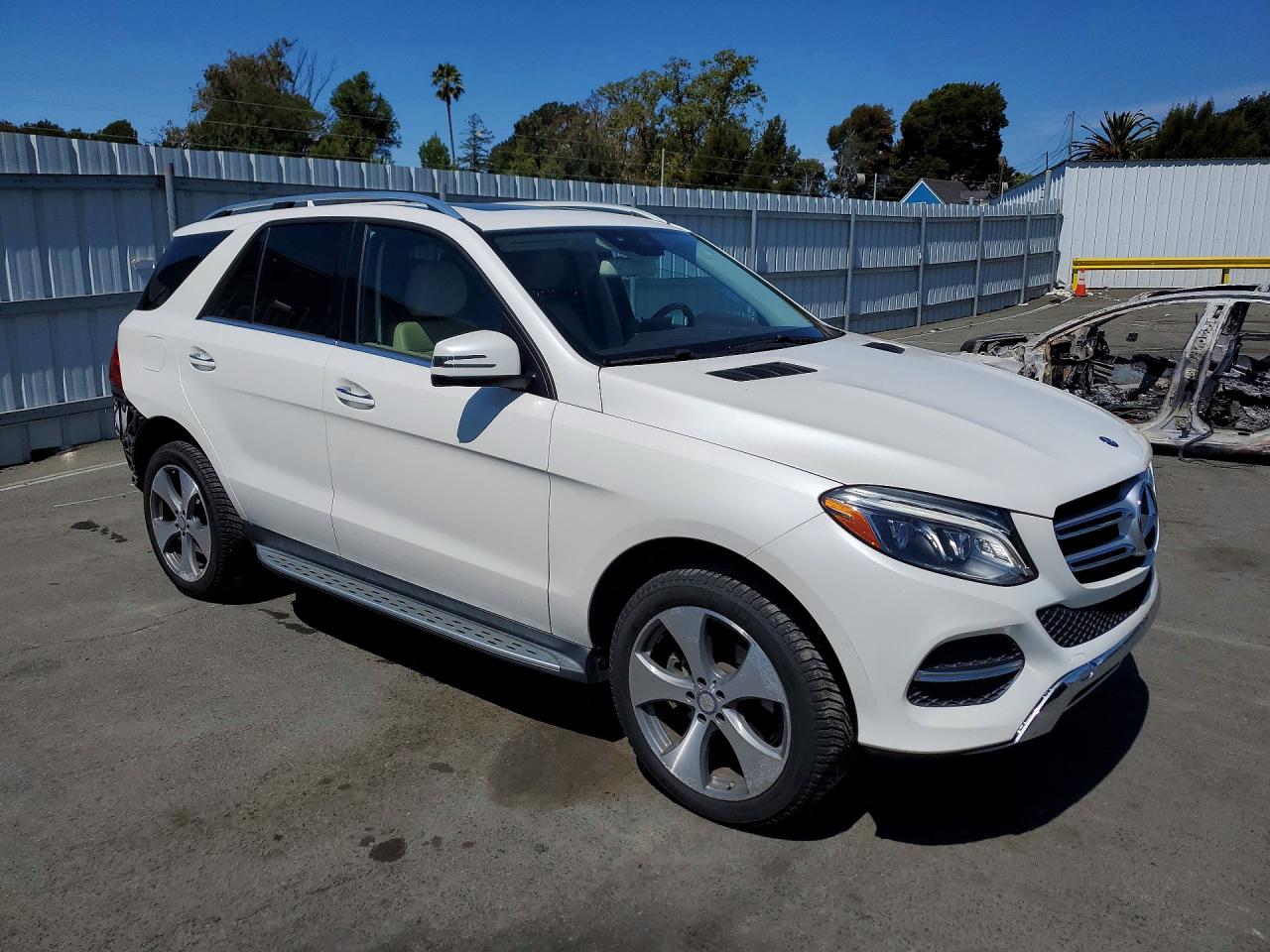 2017 MERCEDES-BENZ GLE 350 4MATIC — снимка 4
