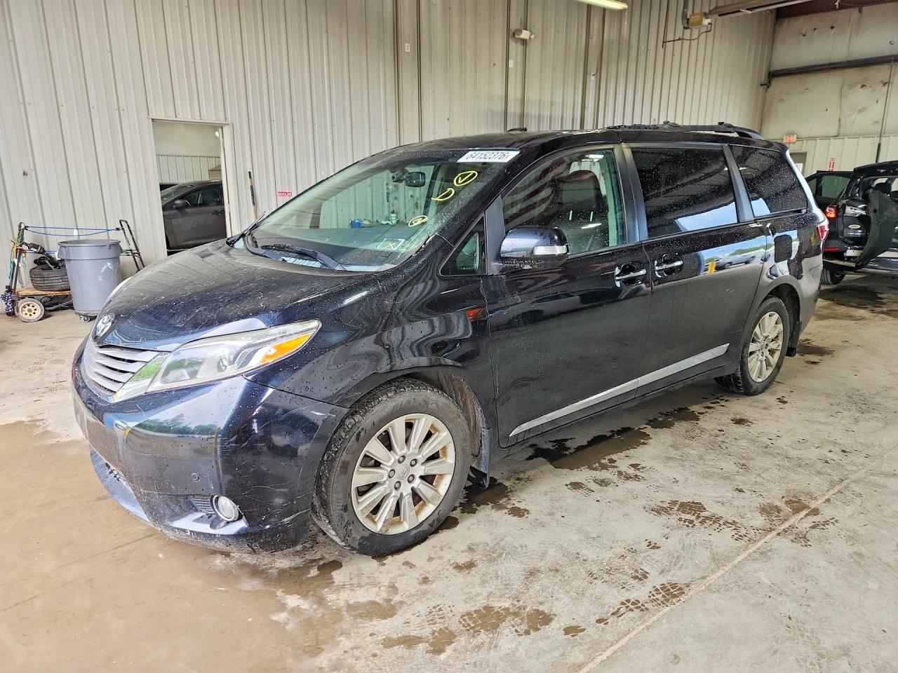 2015 TOYOTA SIENNA LIMITED PREMIUM 7-PASSENGER
