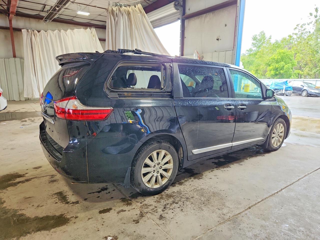 2015 TOYOTA SIENNA LIMITED PREMIUM 7-PASSENGER — снимка 3