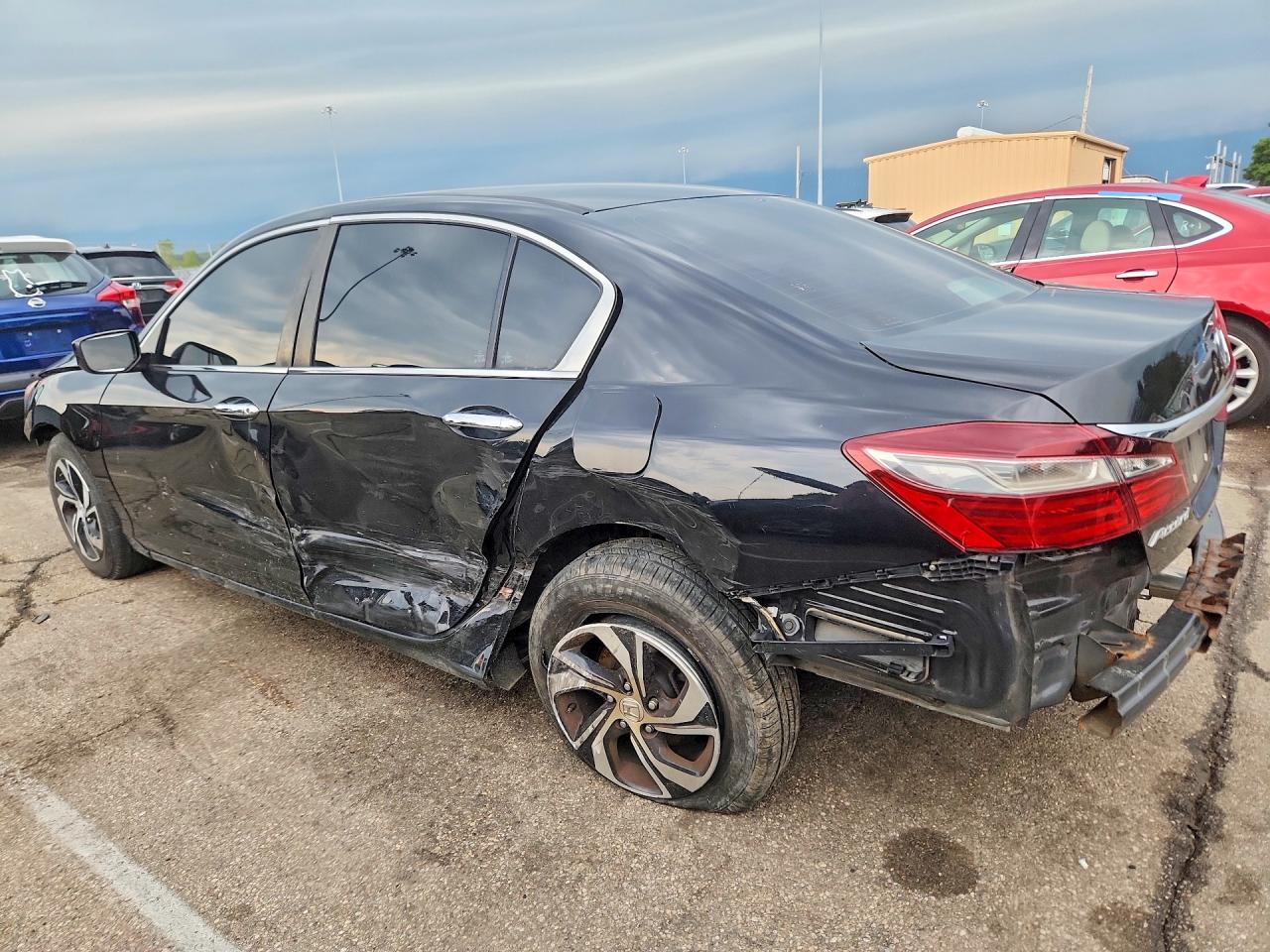 2017 HONDA ACCORD LX — снимка 2