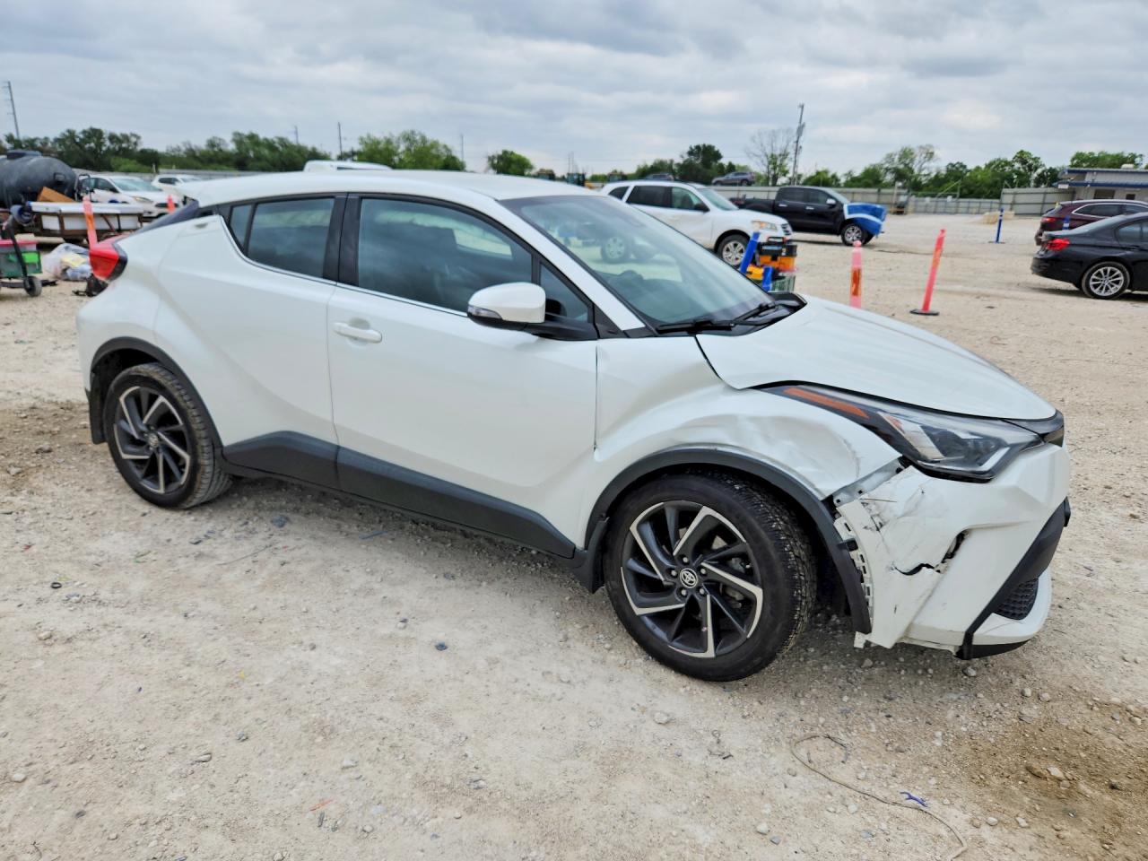 2021 TOYOTA C-HR LIMITED — снимка 4