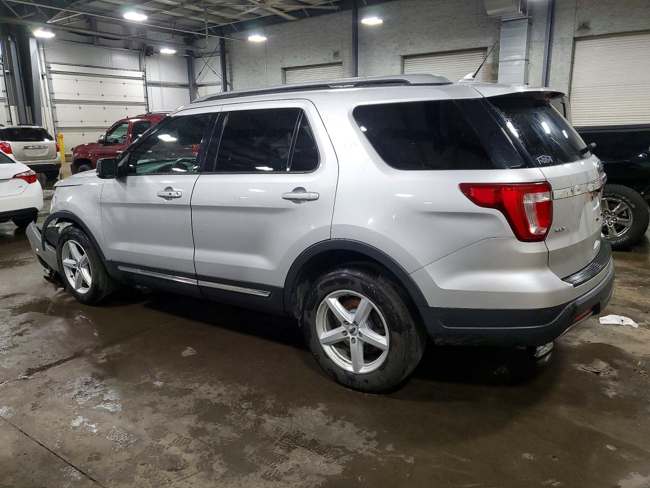 2019 FORD EXPLORER XLT — снимка 2