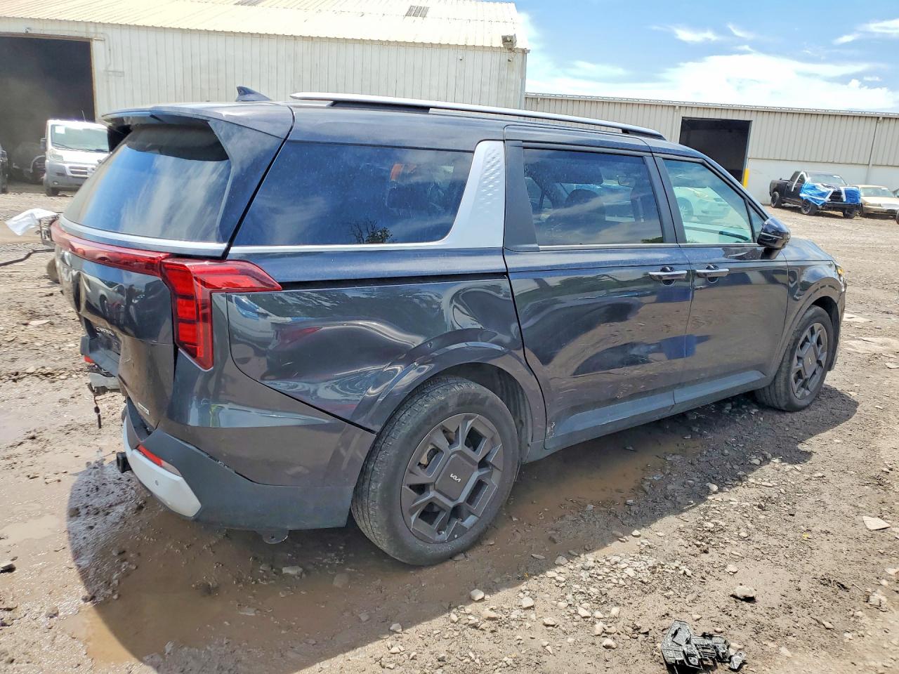 2025 KIA CARNIVAL EX — снимка 3