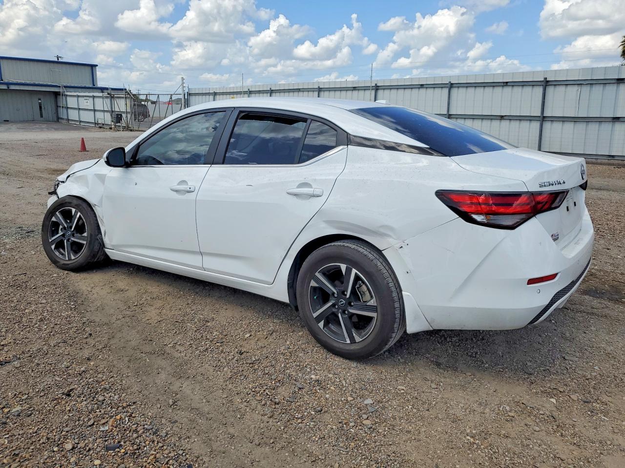 2025 NISSAN SENTRA SV — снимка 2