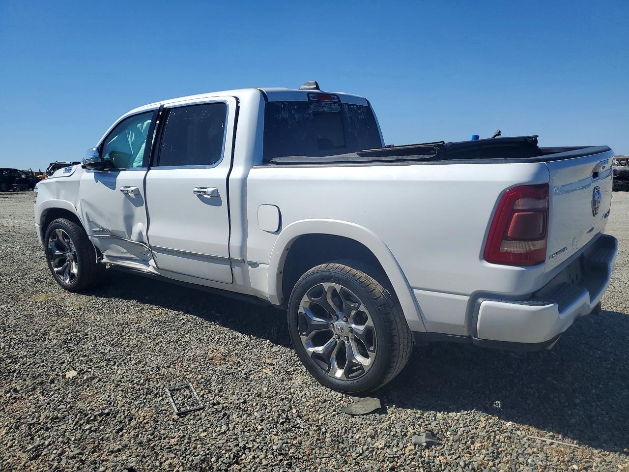 2019 RAM 1500 LIMITED — снимка 2