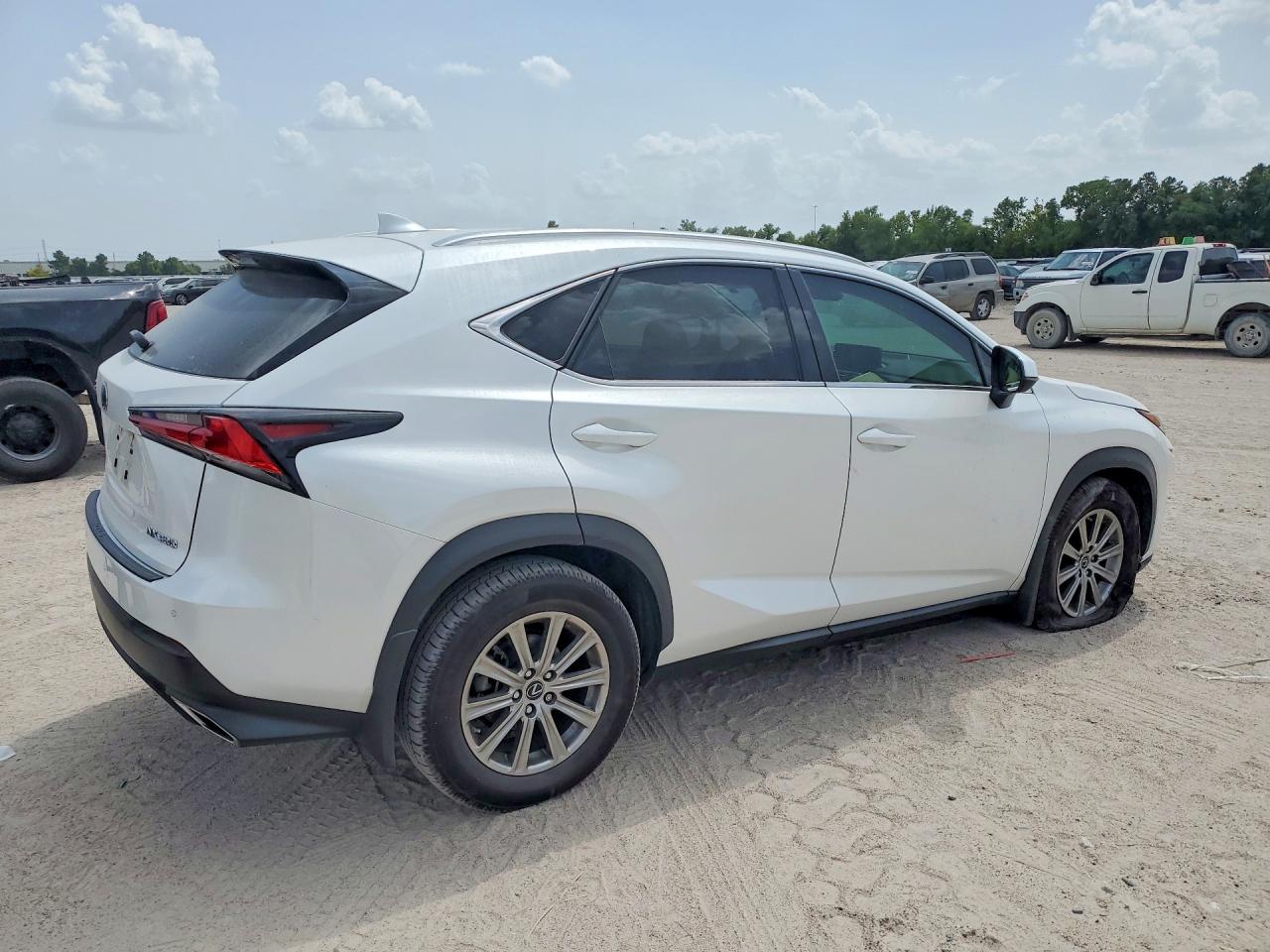 2021 LEXUS NX 300 BASE — снимка 3
