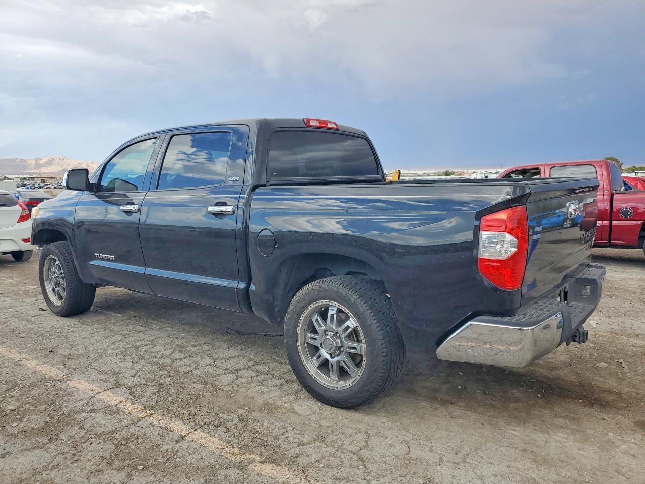 2016 TOYOTA TUNDRA CREWMAX SR5 — снимка 2