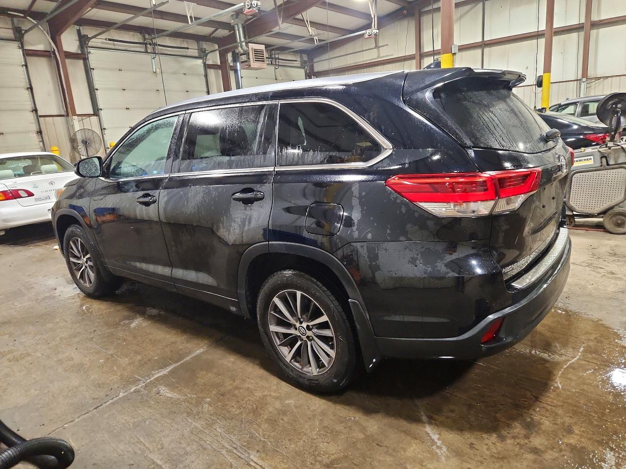 2018 TOYOTA HIGHLANDER XLE — снимка 2