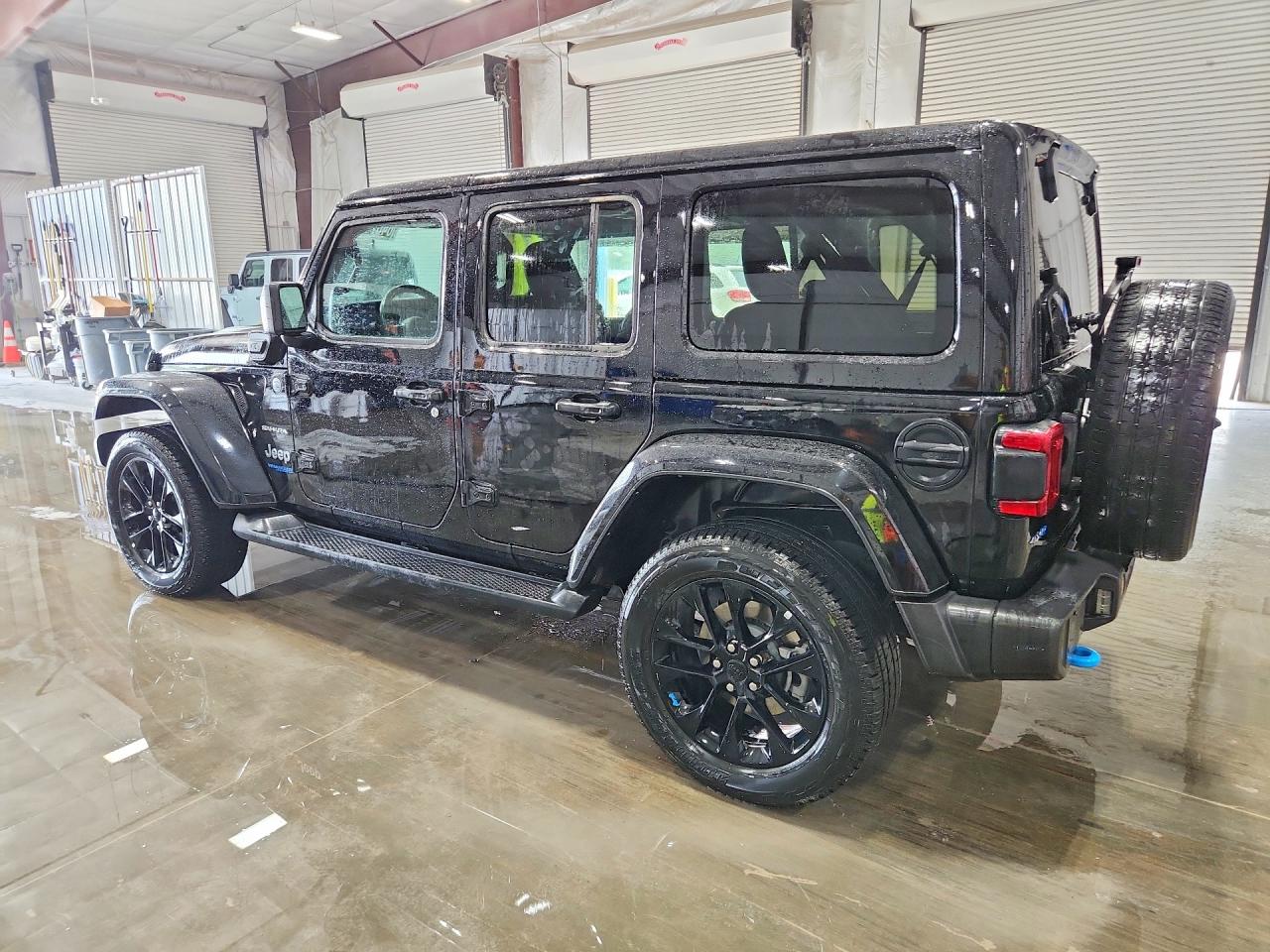 2022 JEEP WRANGLER UNLIMITED SAHARA 4XE — снимка 2