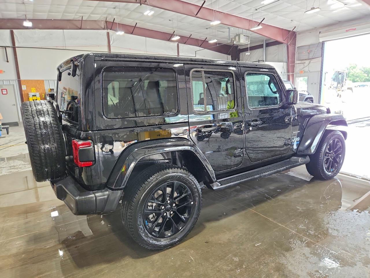 2022 JEEP WRANGLER UNLIMITED SAHARA 4XE — снимка 3