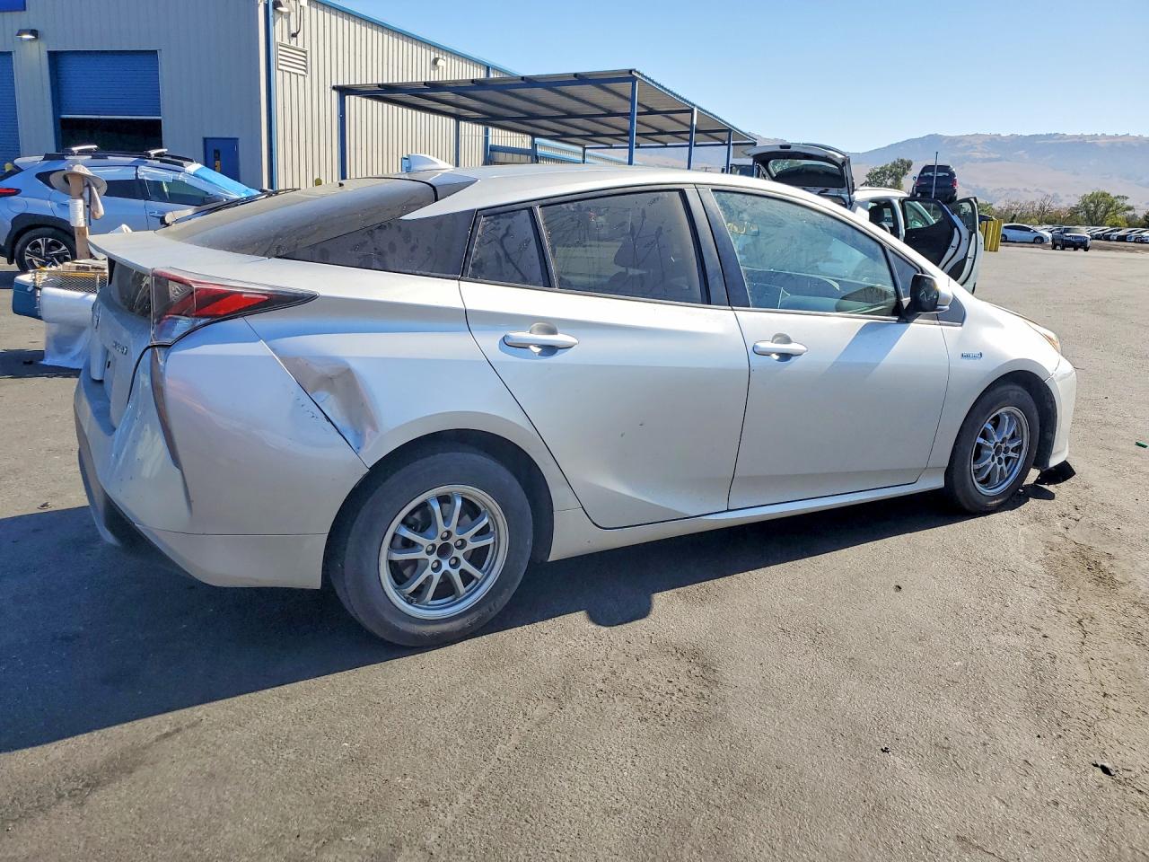 2017 TOYOTA PRIUS TWO — снимка 3