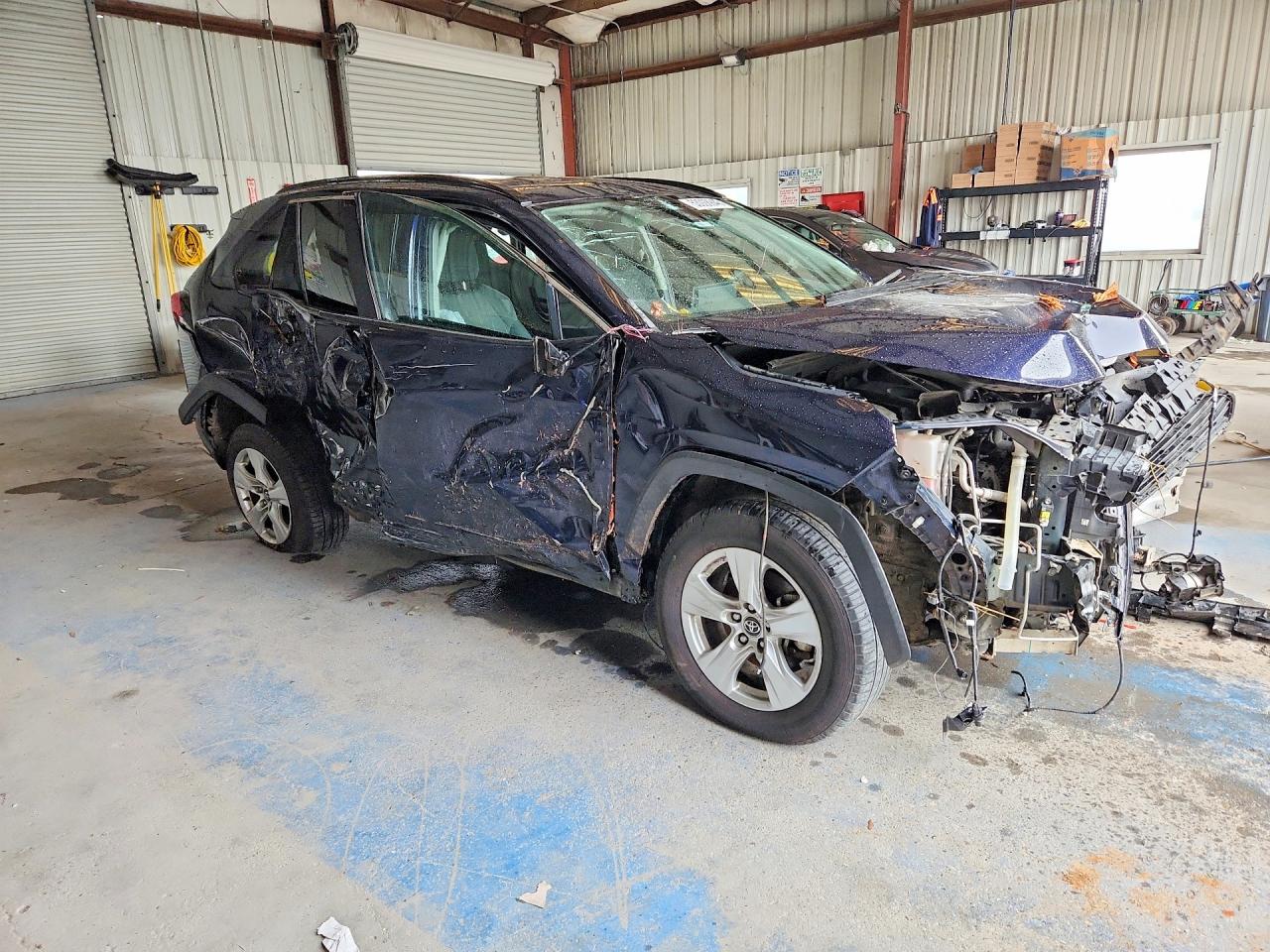 2021 TOYOTA RAV4 XLE — снимка 4