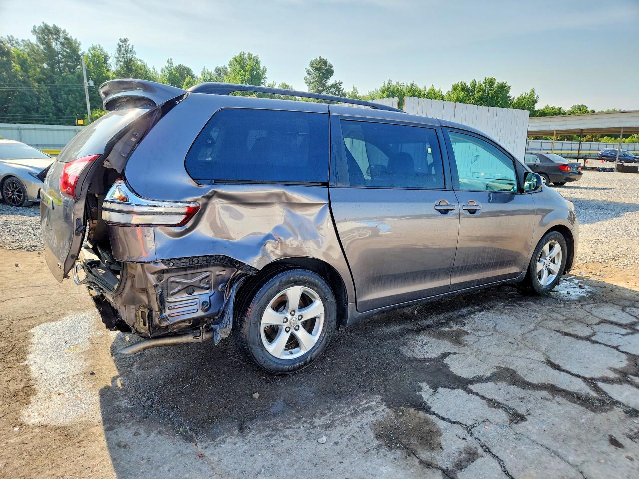 2015 TOYOTA SIENNA LE — снимка 3