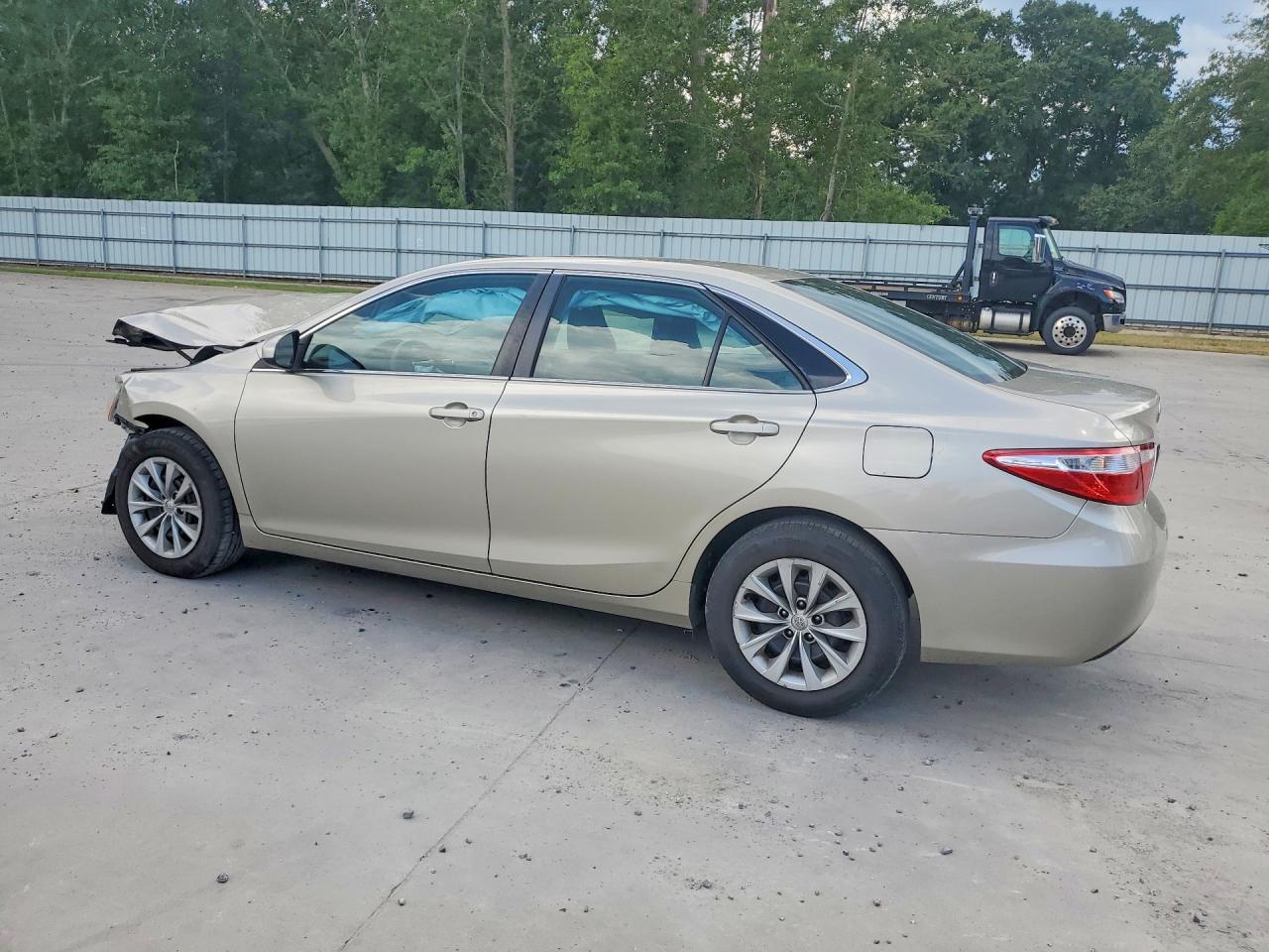 2017 TOYOTA CAMRY LE — снимка 2