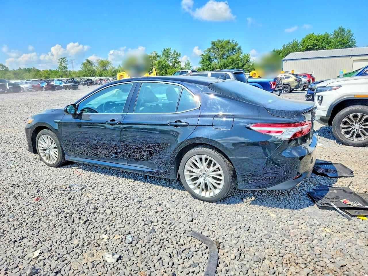 2020 TOYOTA CAMRY XLE — снимка 2