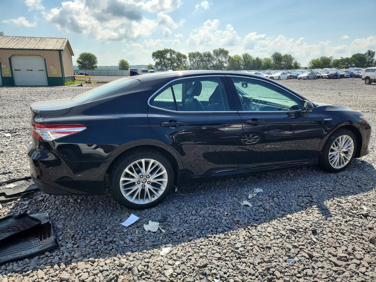2020 TOYOTA CAMRY XLE — снимка 3