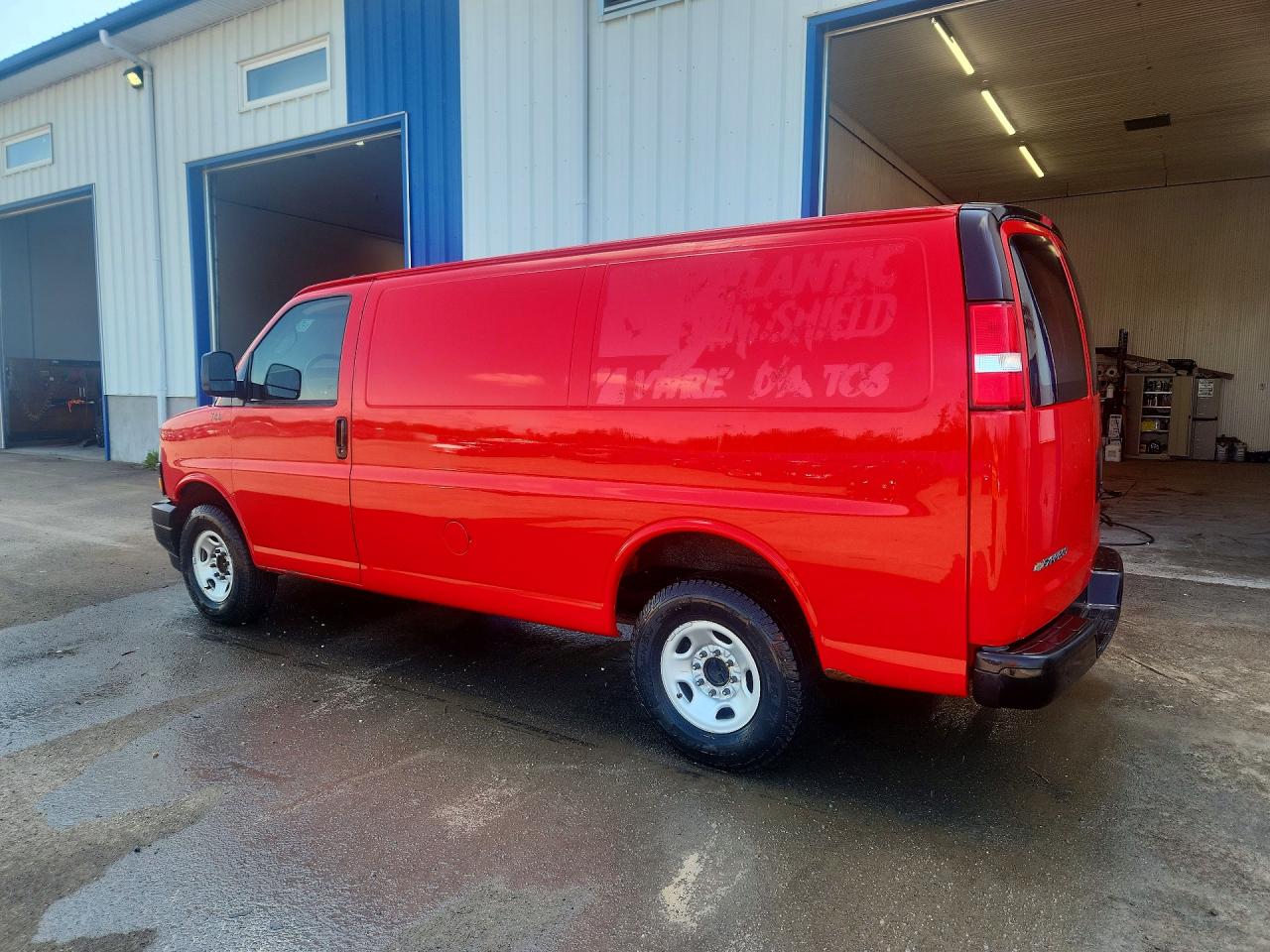 2023 CHEVROLET EXPRESS G2500 — снимка 2