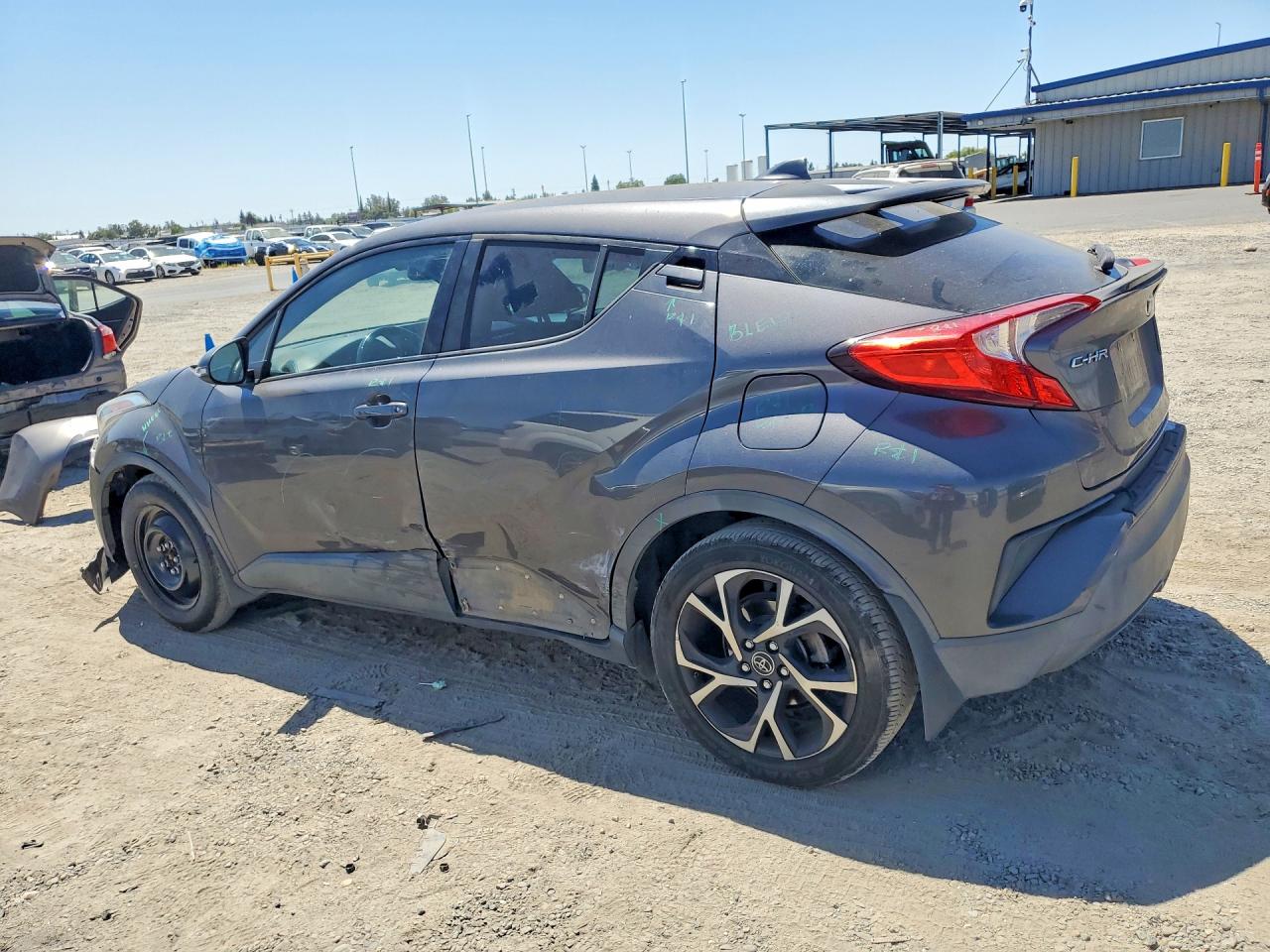 2018 TOYOTA C-HR XLE — снимка 2