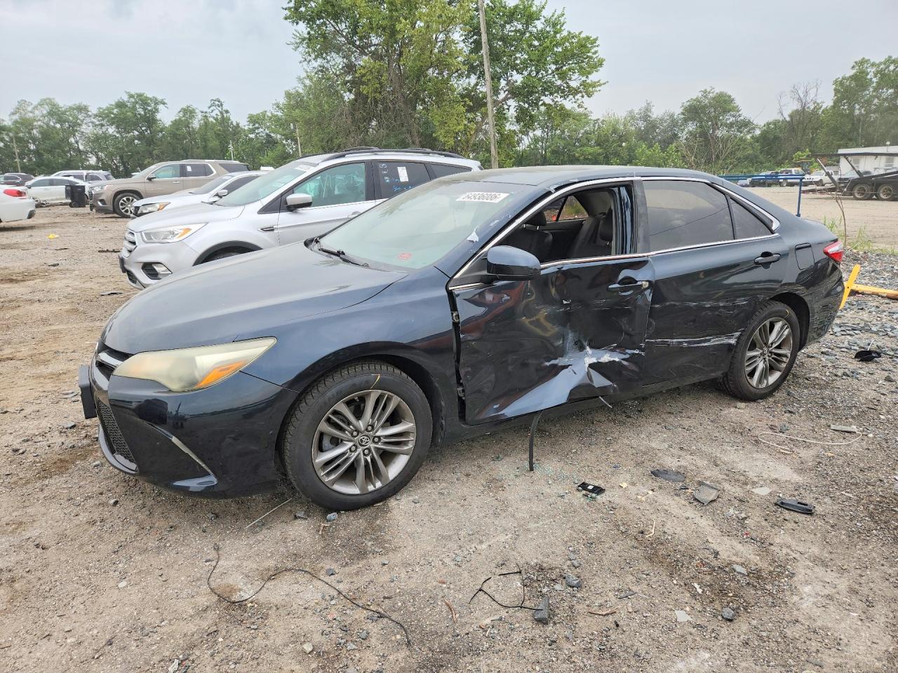 2015 TOYOTA CAMRY SE