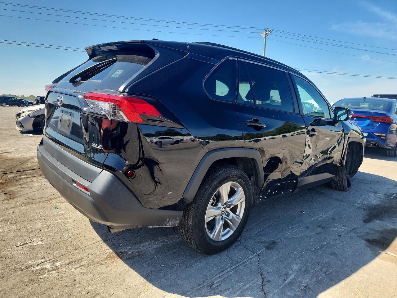 2023 TOYOTA RAV4 XLE — снимка 3