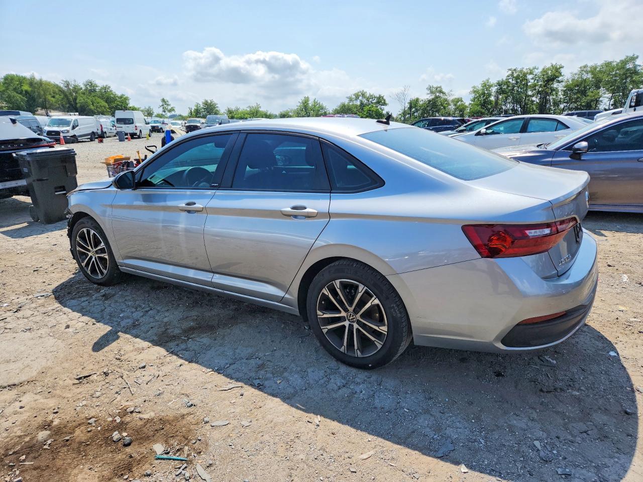 2024 VOLKSWAGEN JETTA SPORT — снимка 2