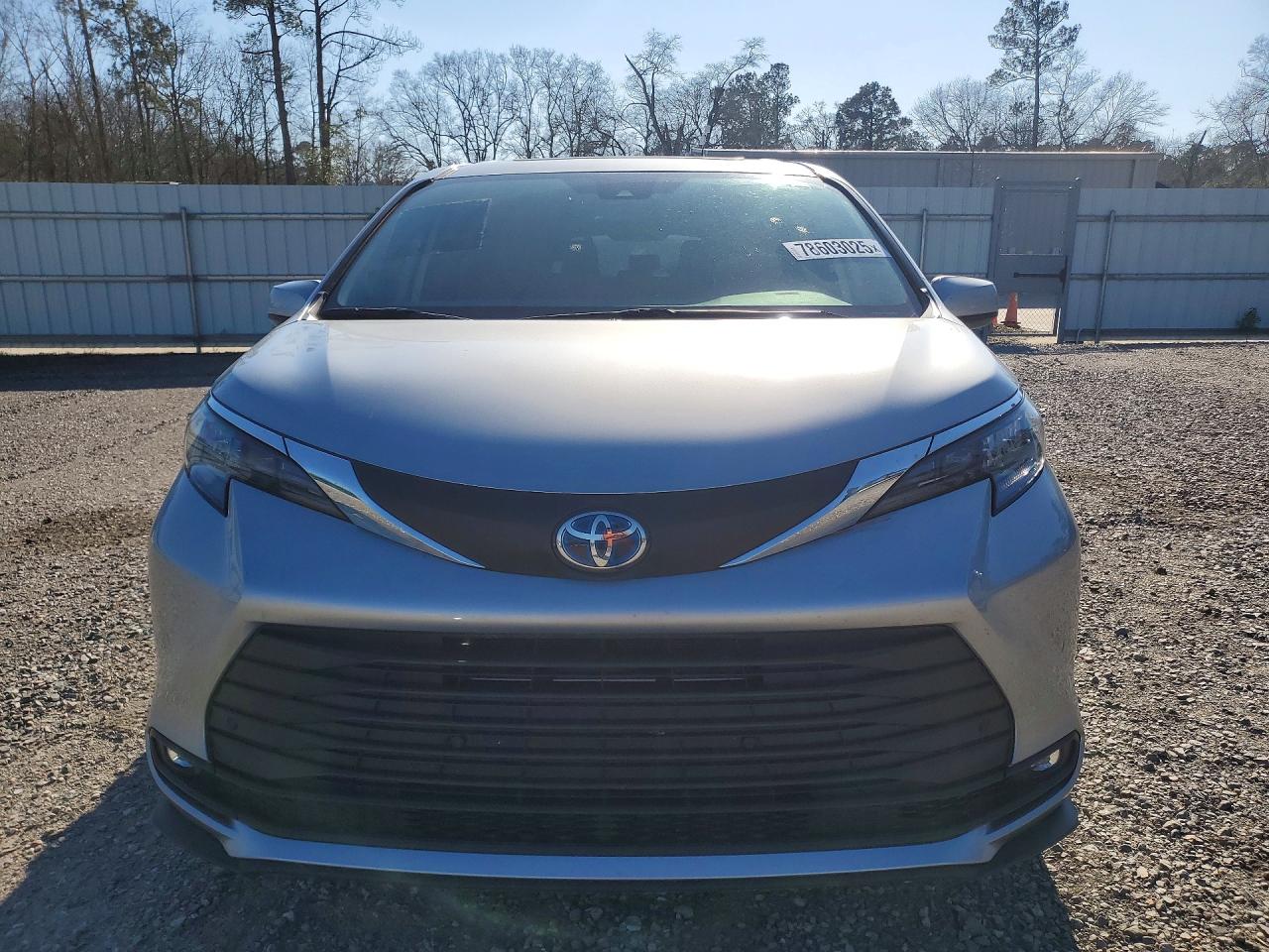 2025 TOYOTA SIENNA XLE — снимка 5
