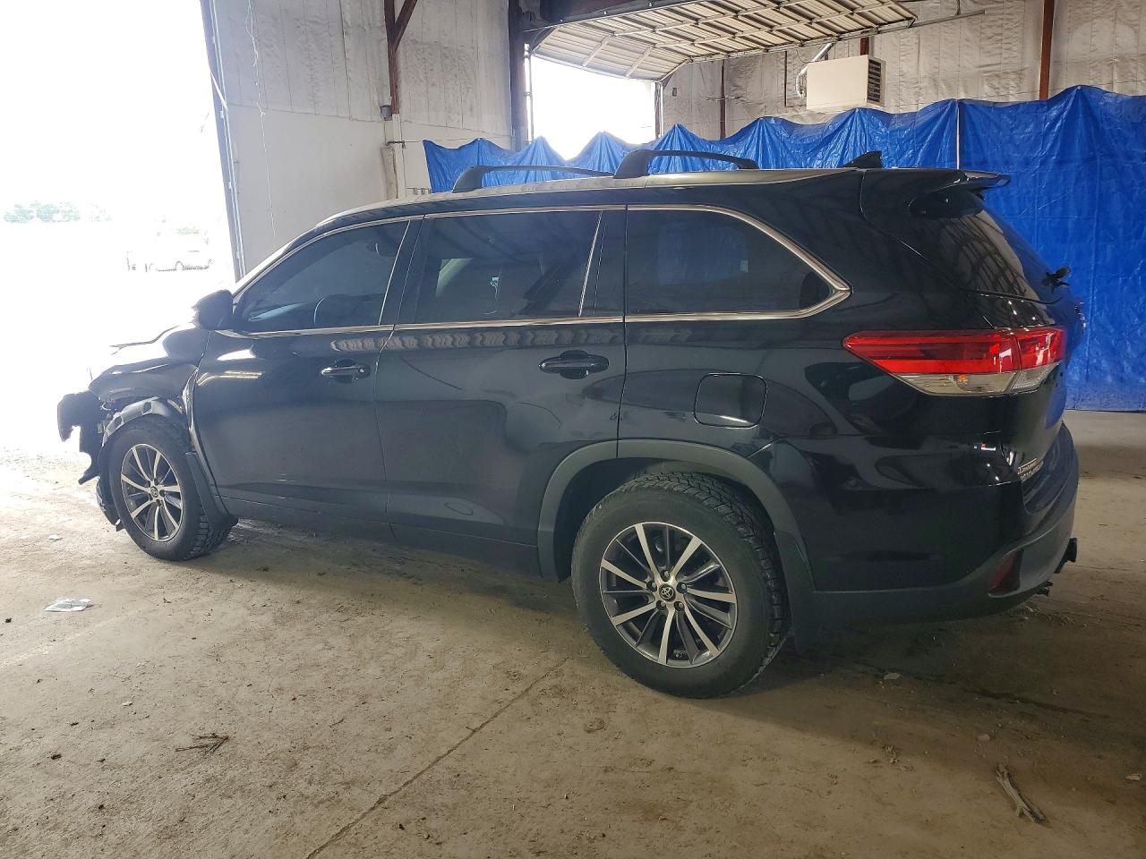 2017 TOYOTA HIGHLANDER XLE — снимка 2