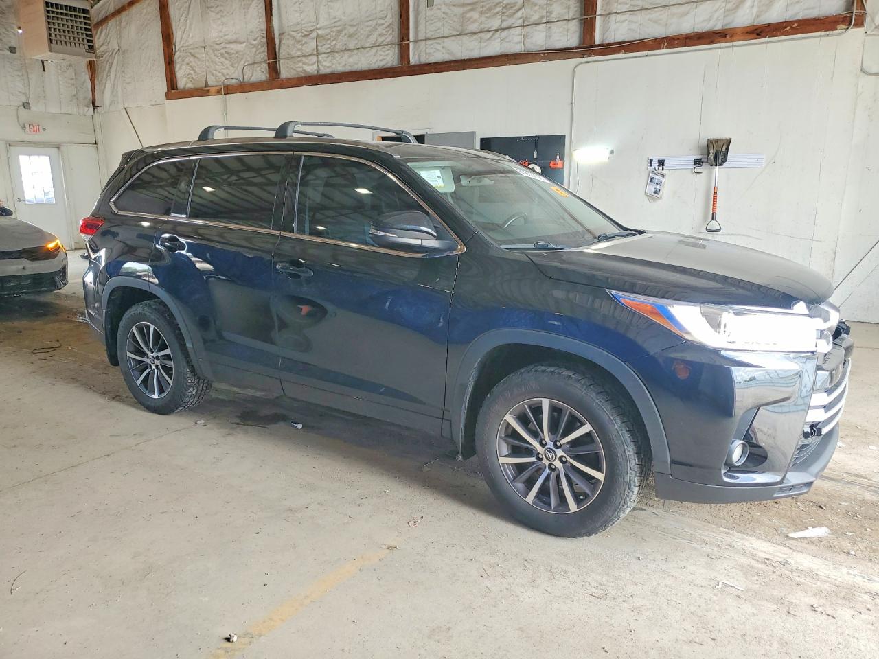 2017 TOYOTA HIGHLANDER XLE — снимка 4