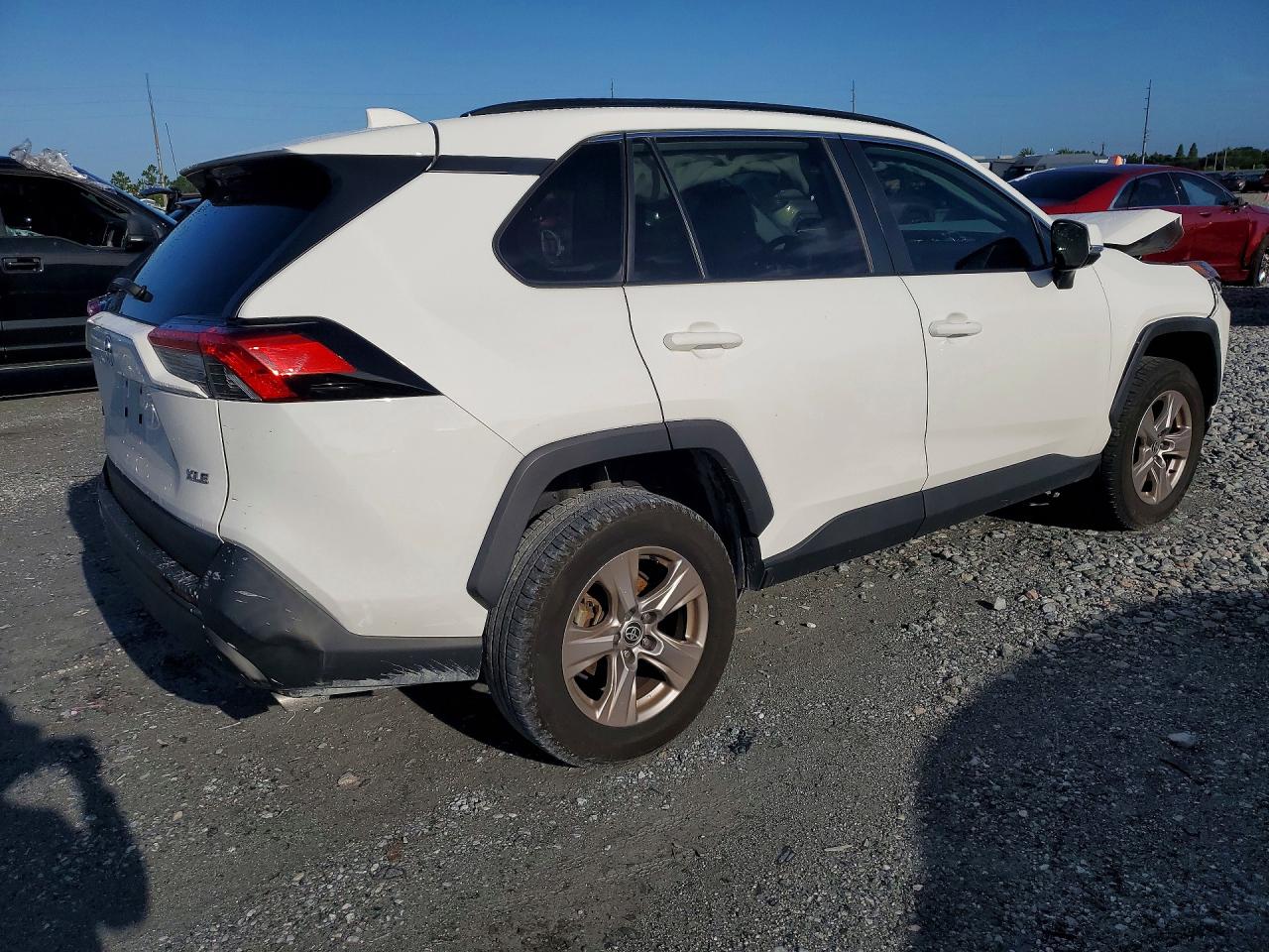 2022 TOYOTA RAV4 XLE — снимка 3