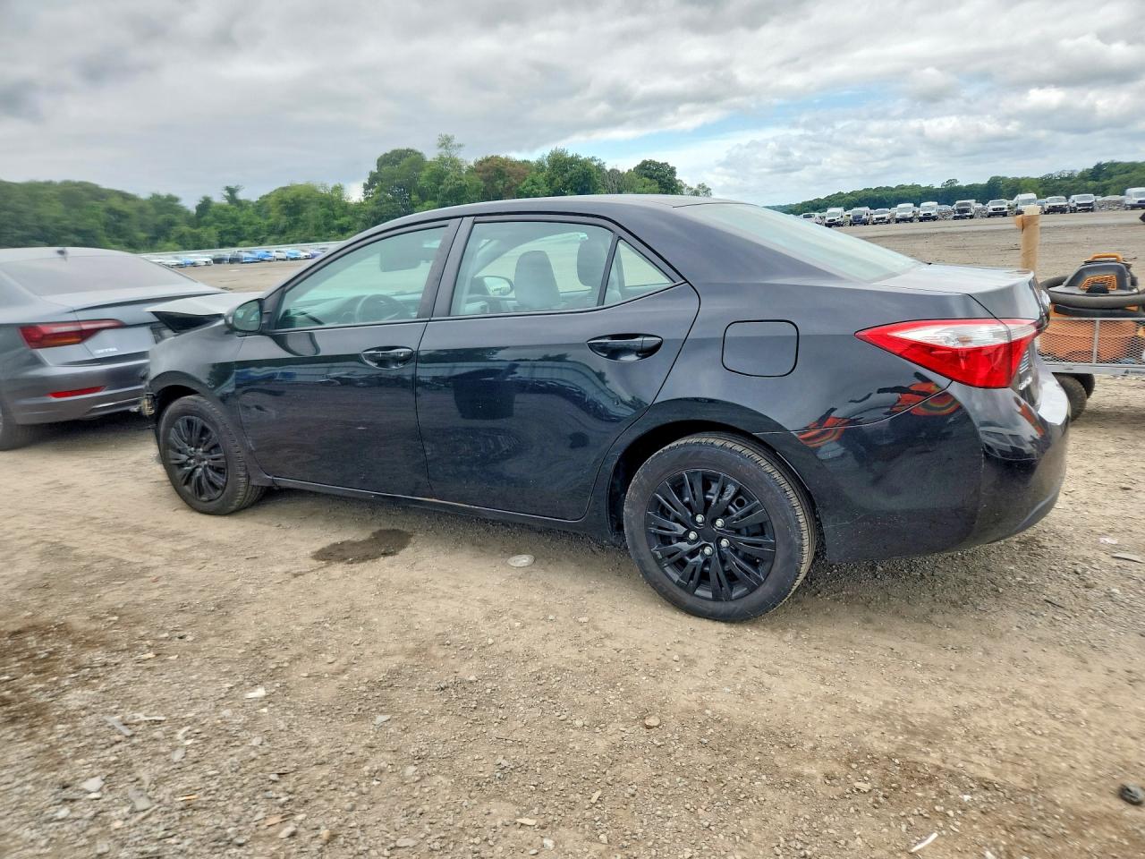 2015 TOYOTA COROLLA LE — снимка 2